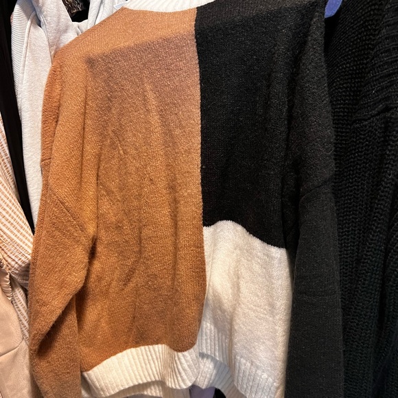 Color Block Sweater Botique - Picture 2 of 3